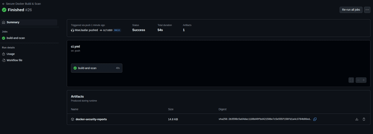 الشكل 4 -  GitHub Actions مع نتائج فحص Trivy و Dockle كقطع أثرية